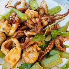 Tacos Surf · Chicharrón de pulpo